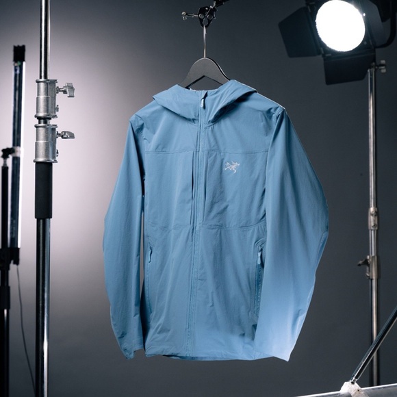 Arc'teryx Men's Light Blue Performance Jacket - Picture 1 of 9